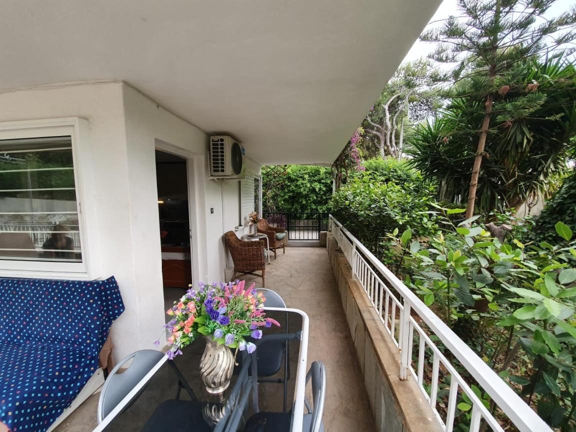 Sea & City Mary'S Residence Athens Exterior photo